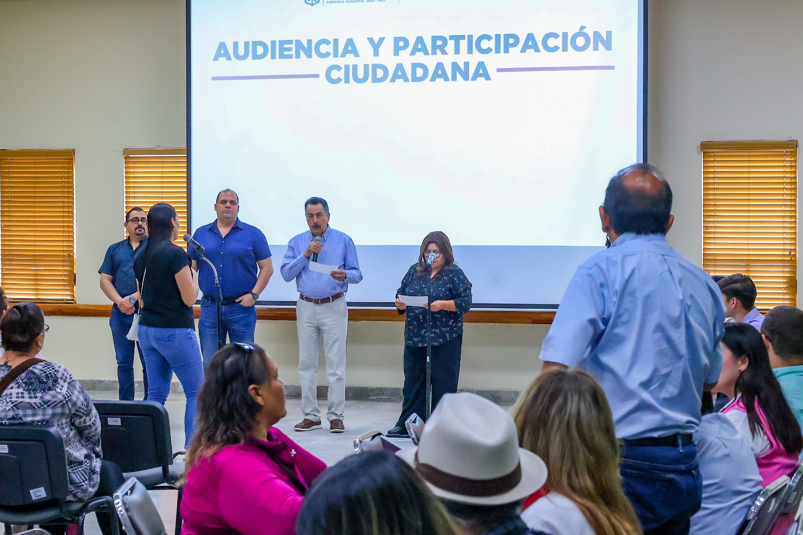 EN AUDIENCIA PÚBLICA REITERA PRESIDENTE JAVIER LAMARQUE CONSTRUCCIÓN DE PLAZA CENTENARIO EN LA COLONIA BENITO JUÁREZ